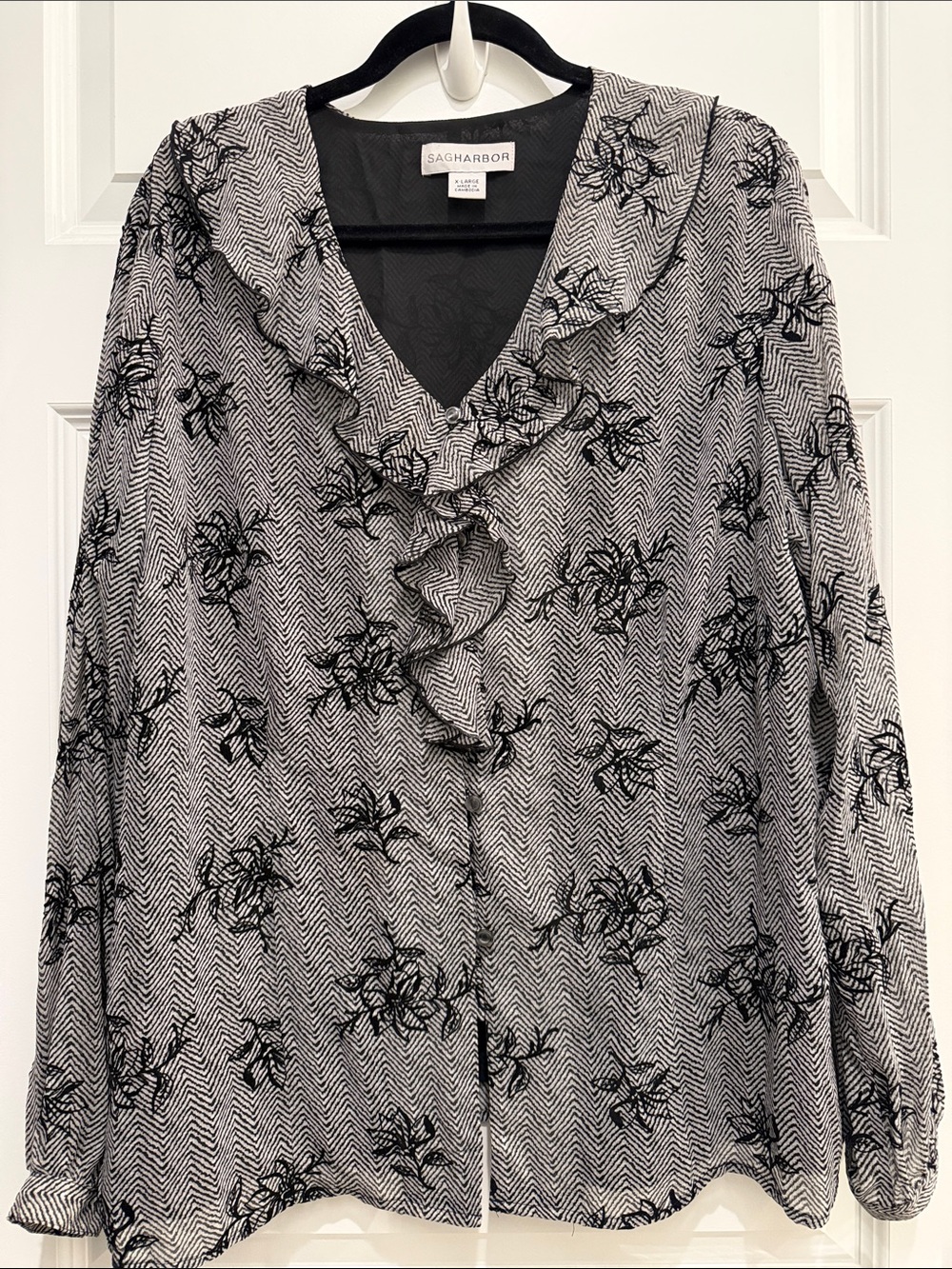 Sag Harbor Black & White Floral Chevron Ruffle V-Neck Blouse